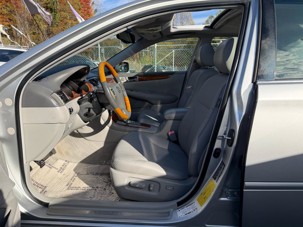 Used 2005 Lexus ES 330 FWD image 9