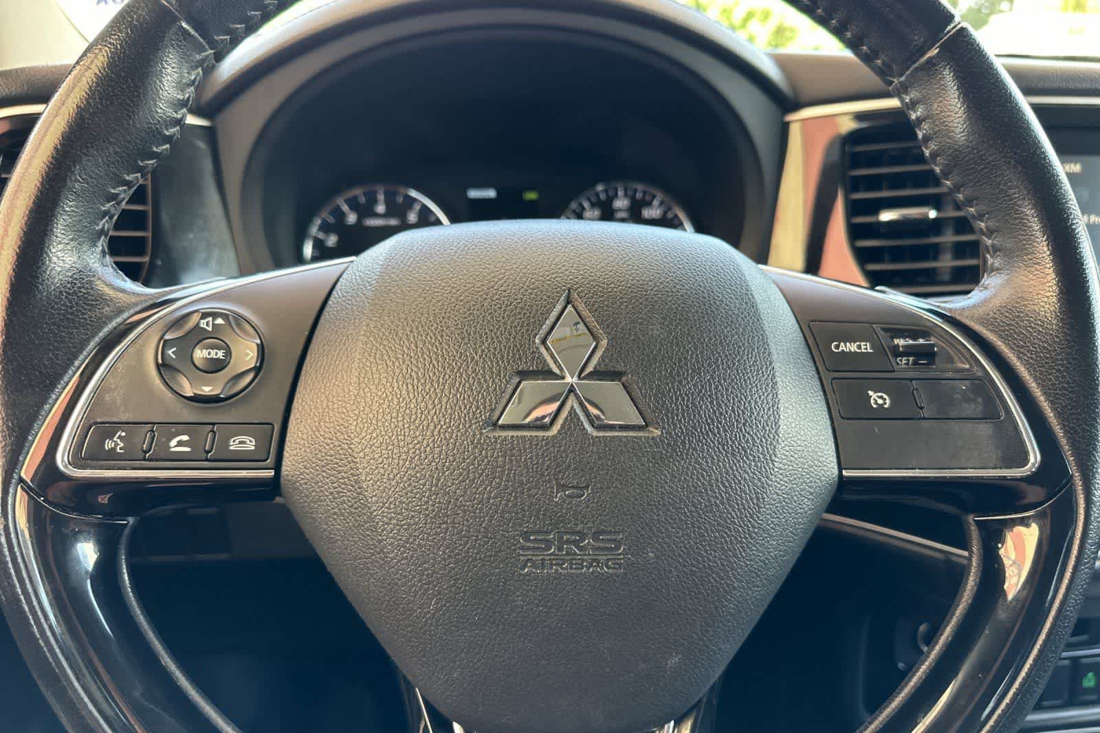 Used 2020 Mitsubishi Outlander SE AWD/4WD image 28