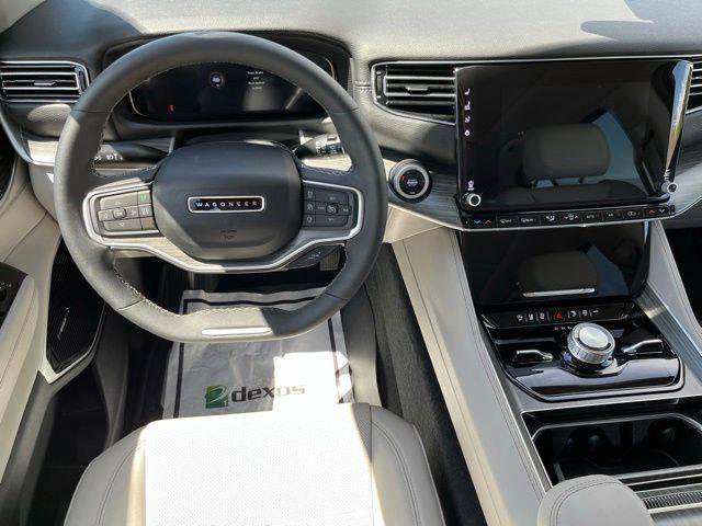 Certified 2024 Jeep Wagoneer L Series III w/ Premium Group I AWD/4WD image 21