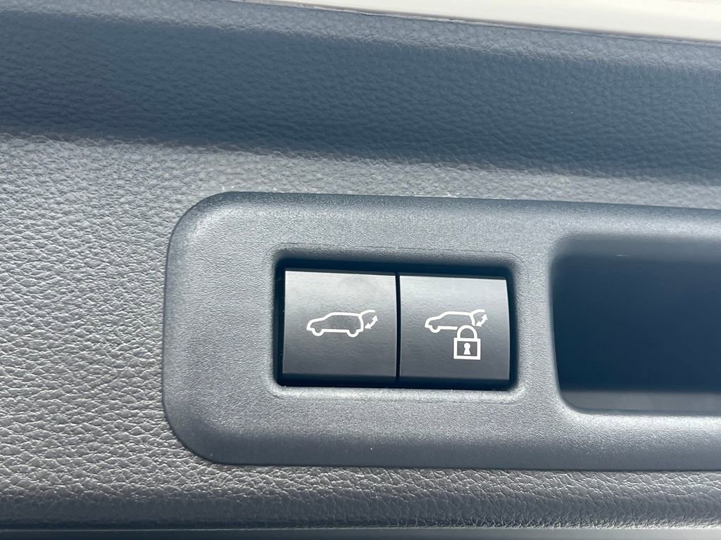 Used 2024 Toyota Sequoia Limited image 22