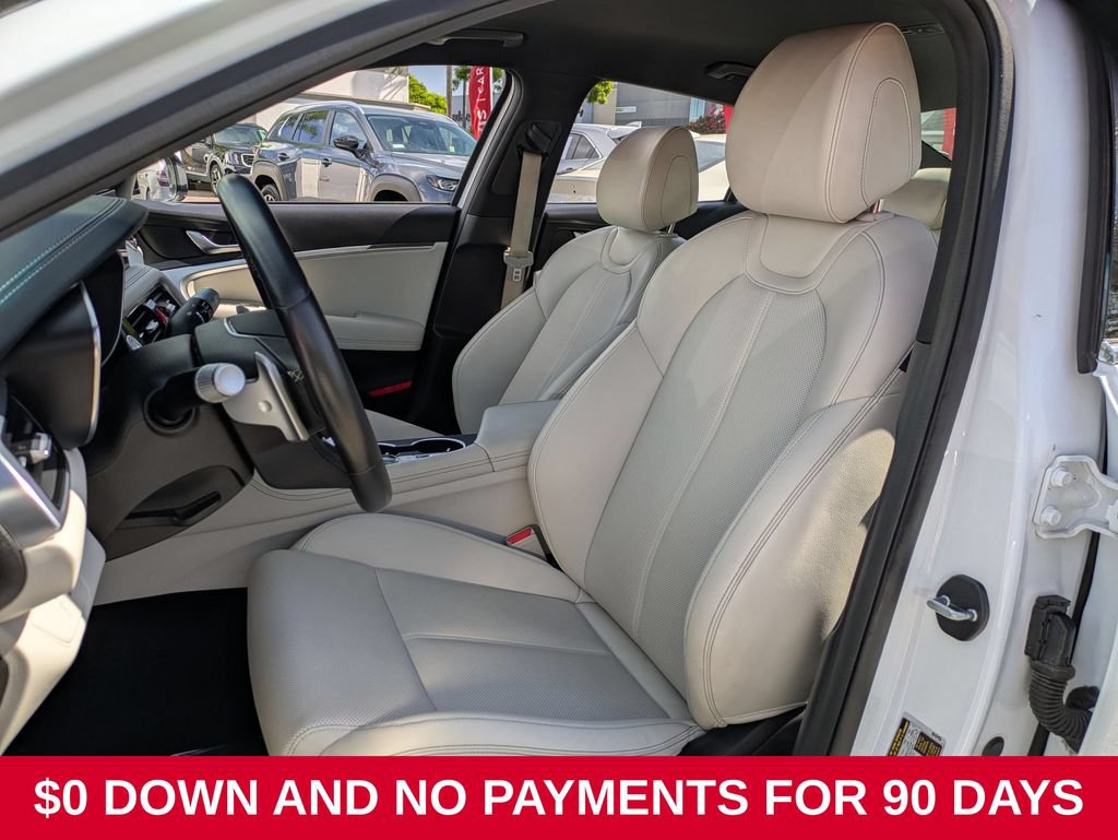 Used 2025 Genesis G70 2.5T RWD image 23