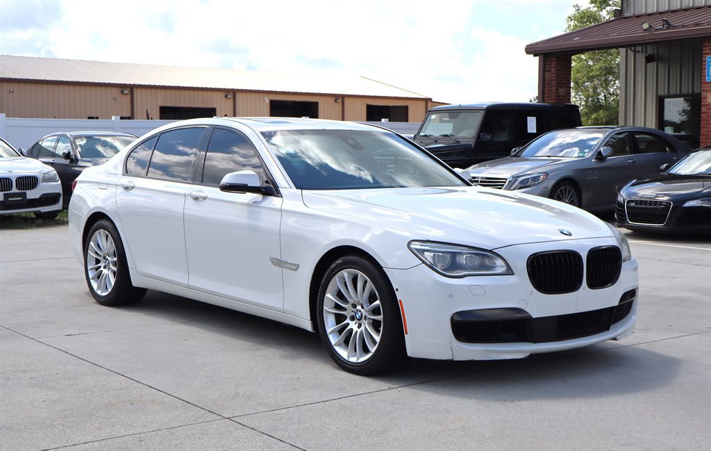 Used 2015 BMW 750i RWD image 9