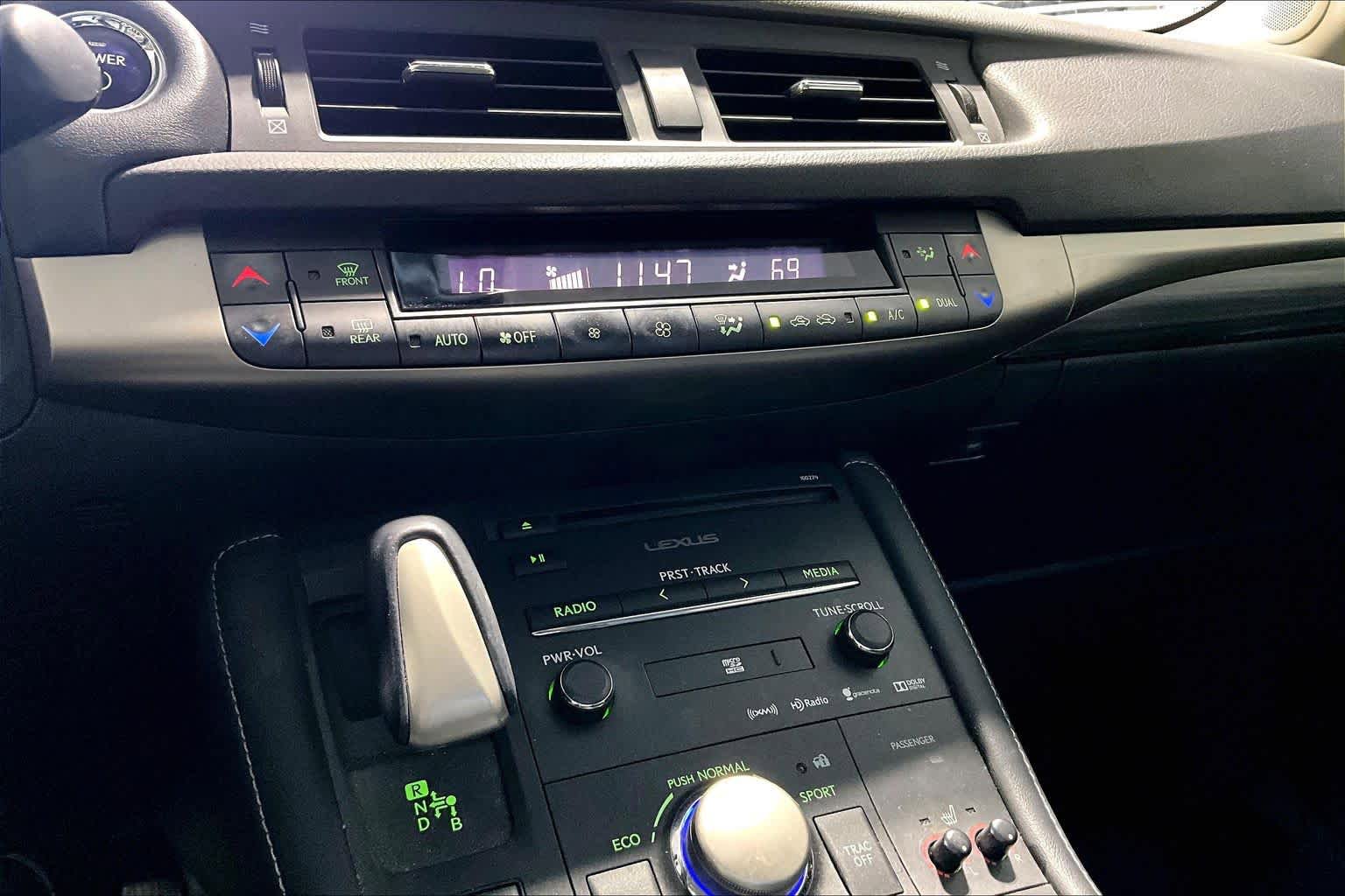 Used 2014 Lexus CT 200h FWD image 34