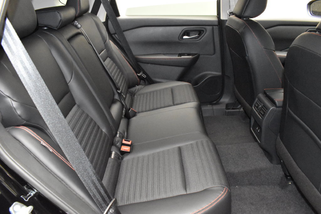 New 2026 Nissan Rogue SV w/ Rock Creek Premium Package AWD/4WD image 32