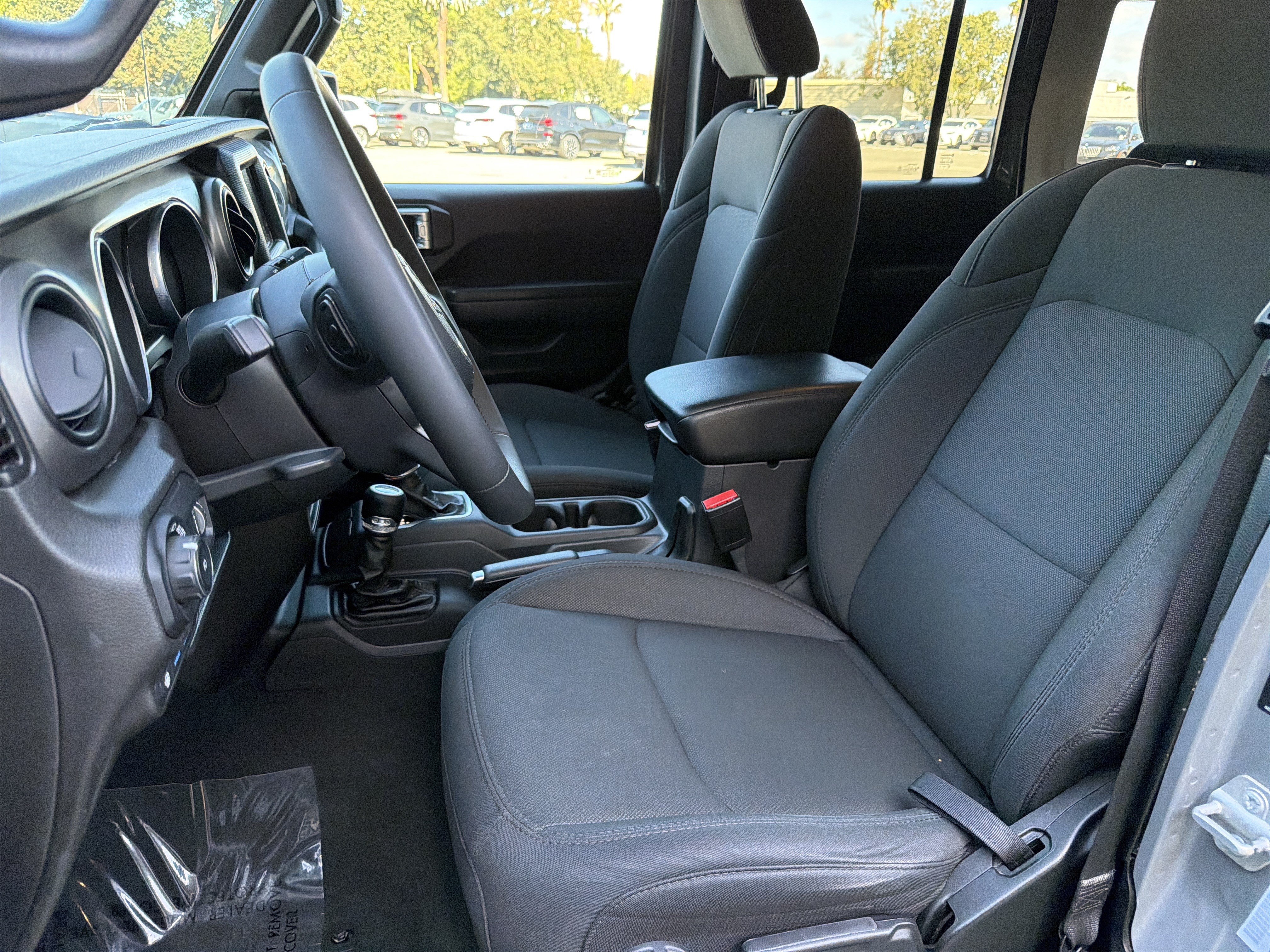 Used 2023 Jeep Wrangler Unlimited AWD/4WD image 26