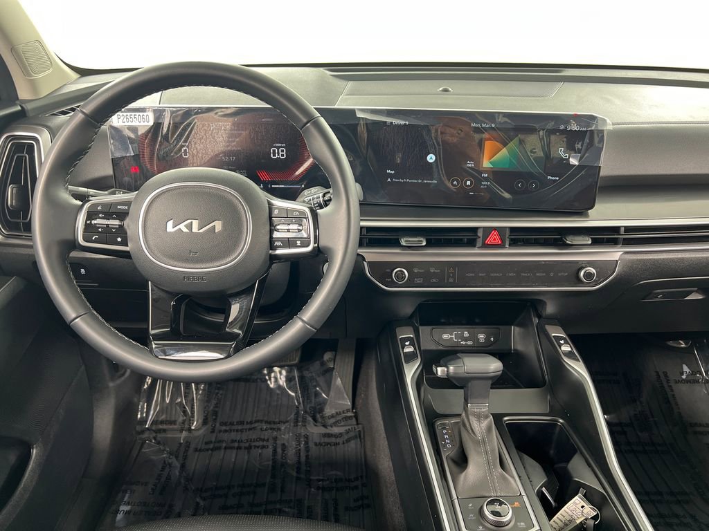 Used 2025 Kia Sorento S image 9