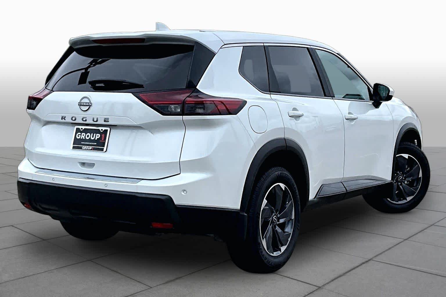 Certified 2025 Nissan Rogue SV FWD image 13