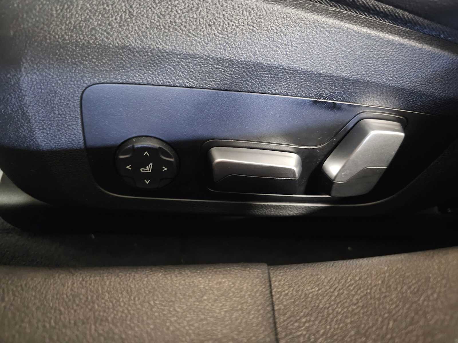 Used 2023 BMW i4 eDrive35 w/ Premium Package image 31