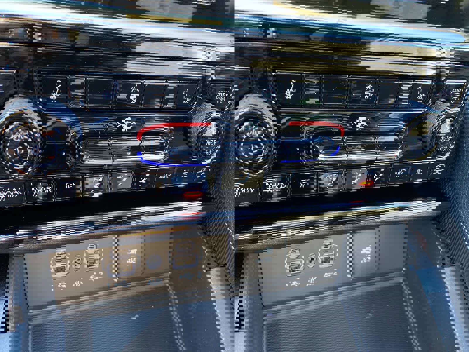 New 2025 Jeep Grand Cherokee Laredo image 12