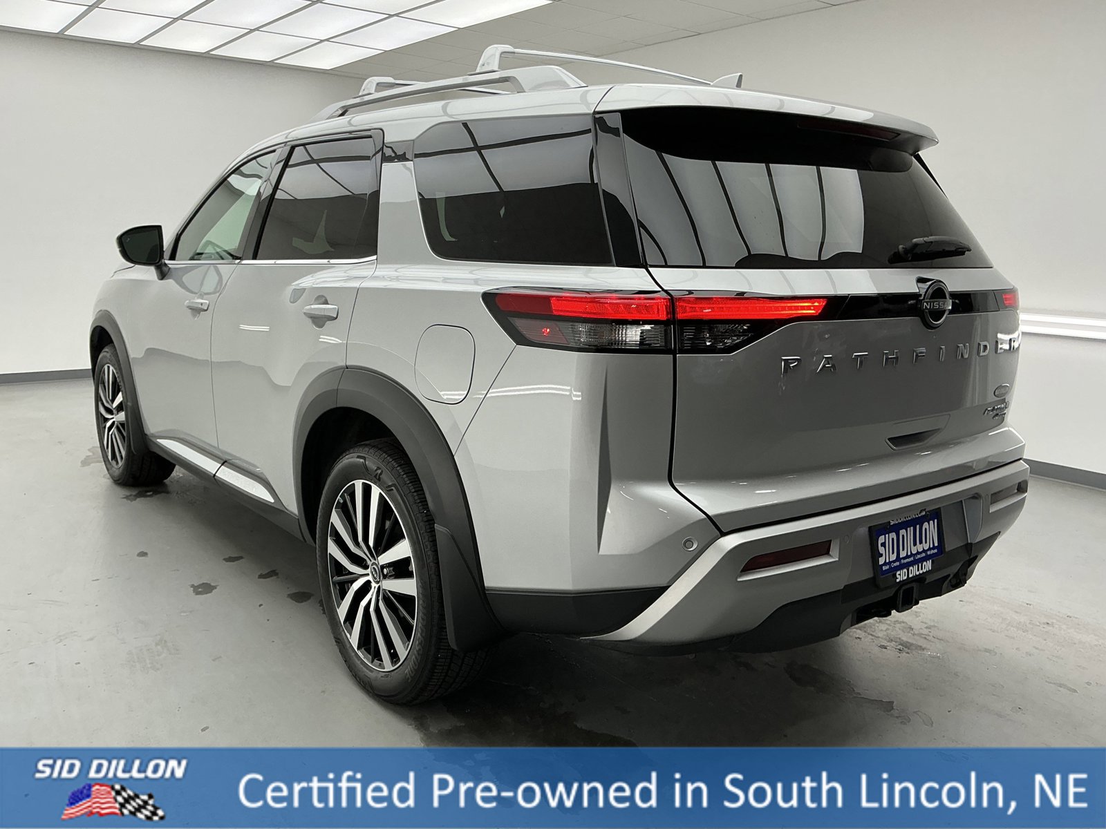 Used 2024 Nissan Pathfinder Platinum image 6