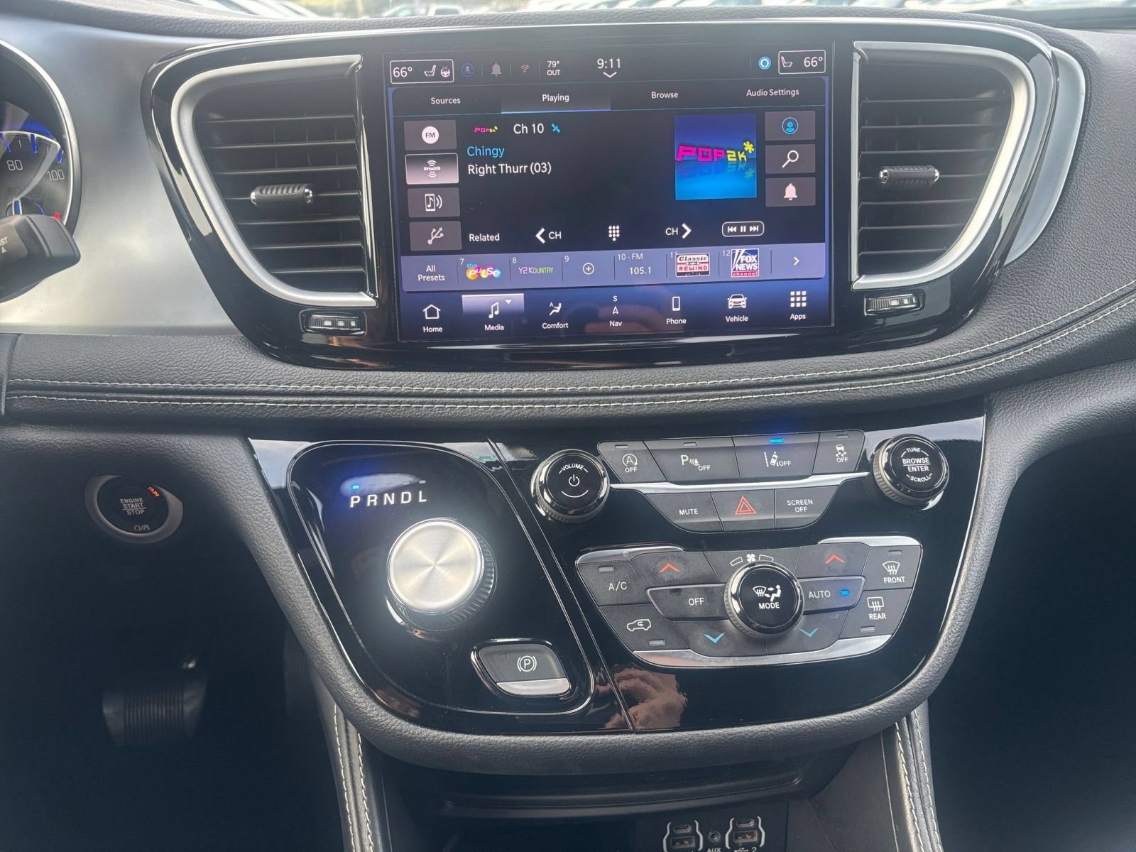 Used 2025 Chrysler Pacifica Limited FWD image 16