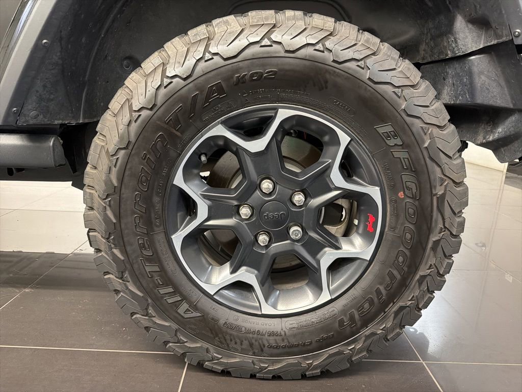 Used 2023 Jeep Wrangler Unlimited Rubicon w/ LED Lighting Group AWD/4WD image 7