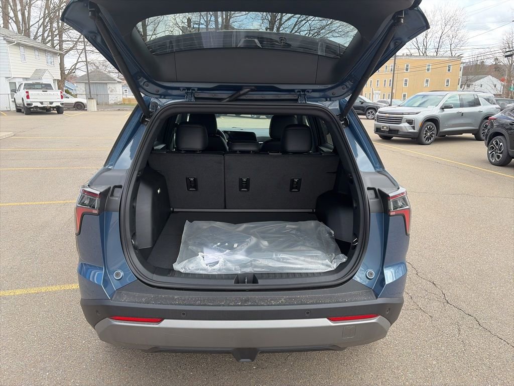 New 2026 Chevrolet Equinox LT w/ Convenience Package II AWD/4WD image 13