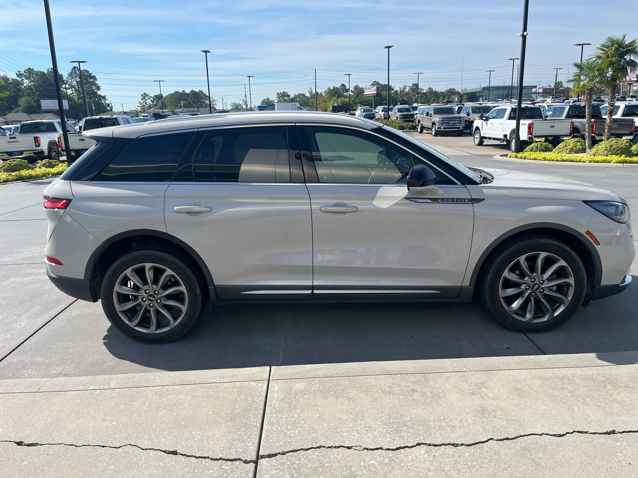 Used 2020 Lincoln Corsair FWD w/ Premium Package image 4