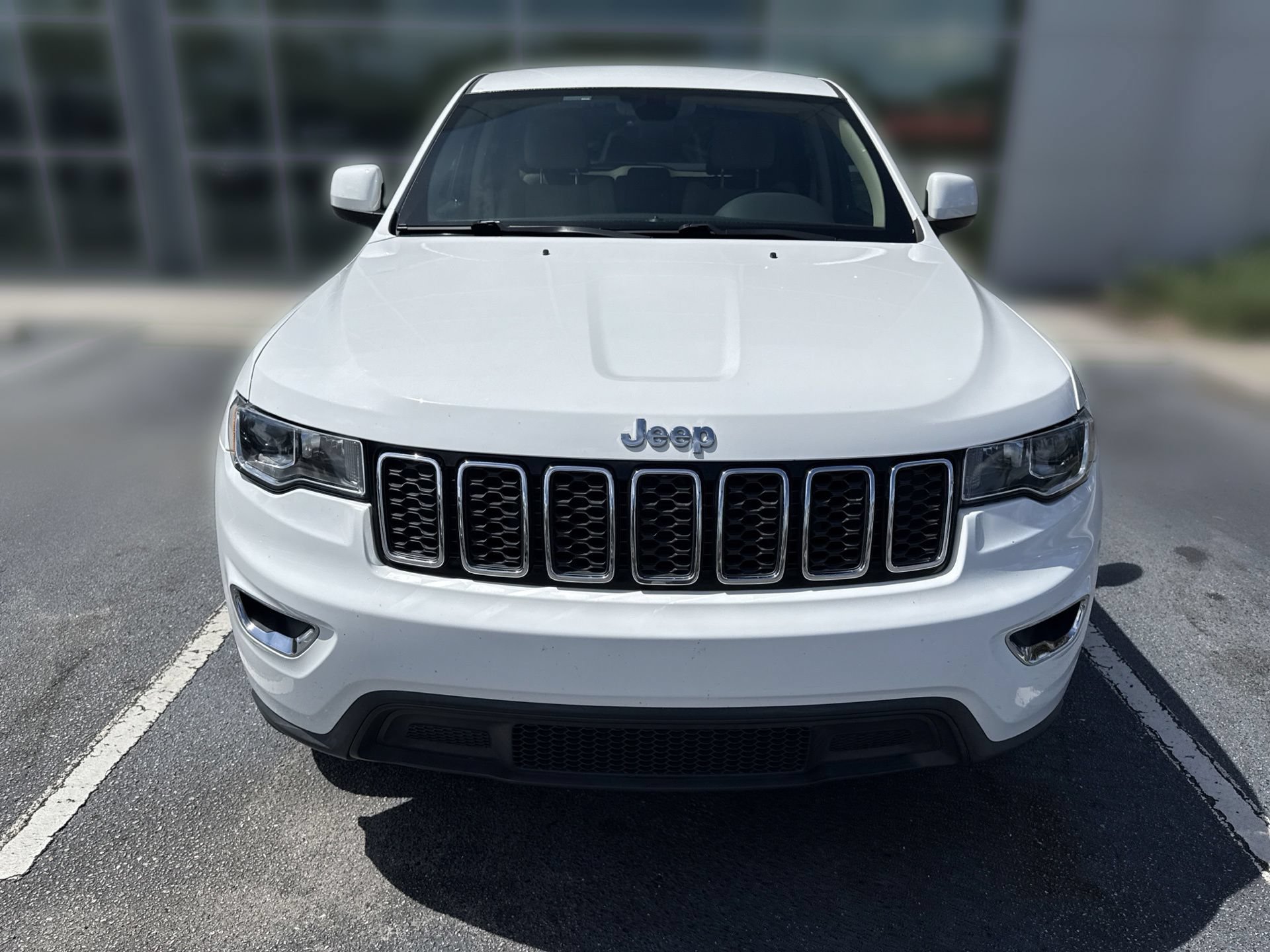 Used 2017 Jeep Grand Cherokee Laredo RWD image 10