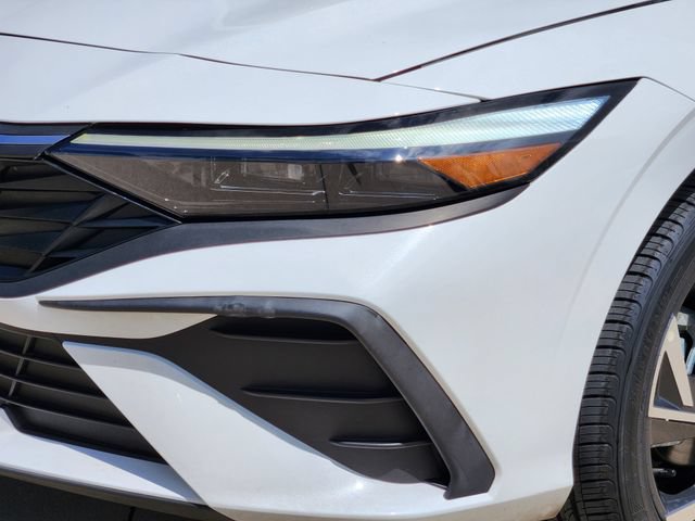 Certified 2025 Hyundai Elantra Sport FWD image 5