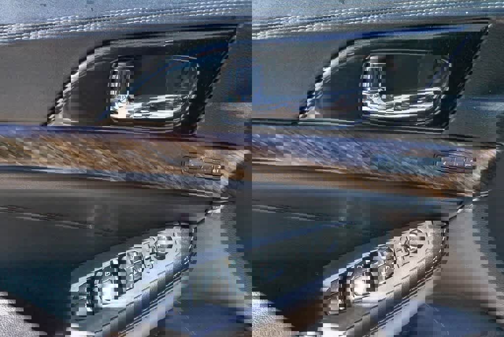 Used 2018 Nissan Maxima Platinum image 19