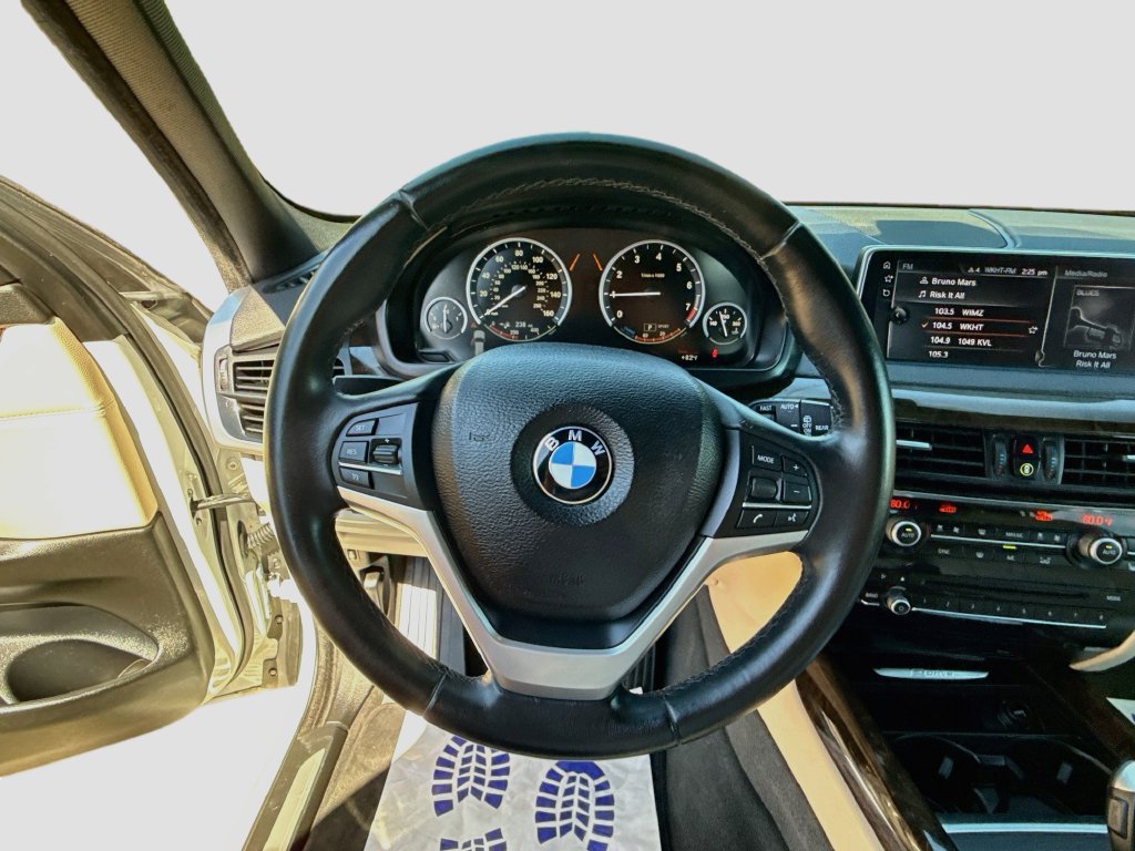 Used 2017 BMW X5 xDrive40e AWD/4WD image 11