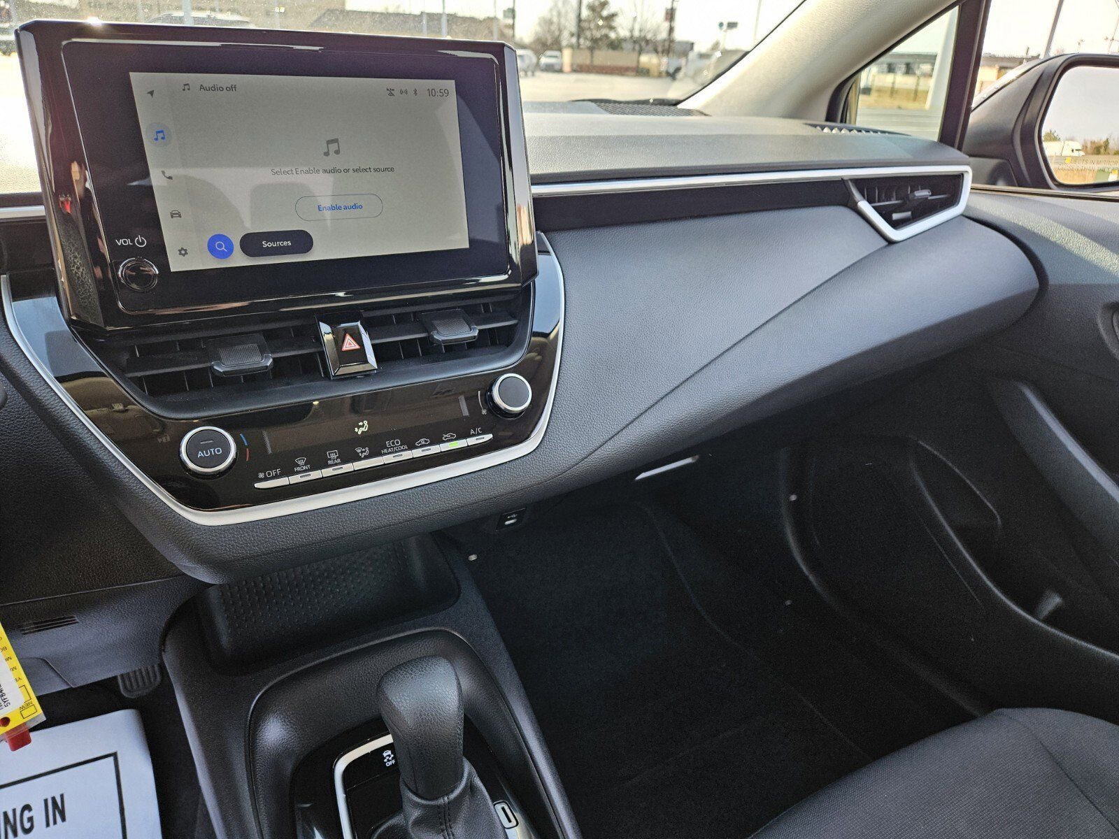 Used 2025 Toyota Corolla LE image 21