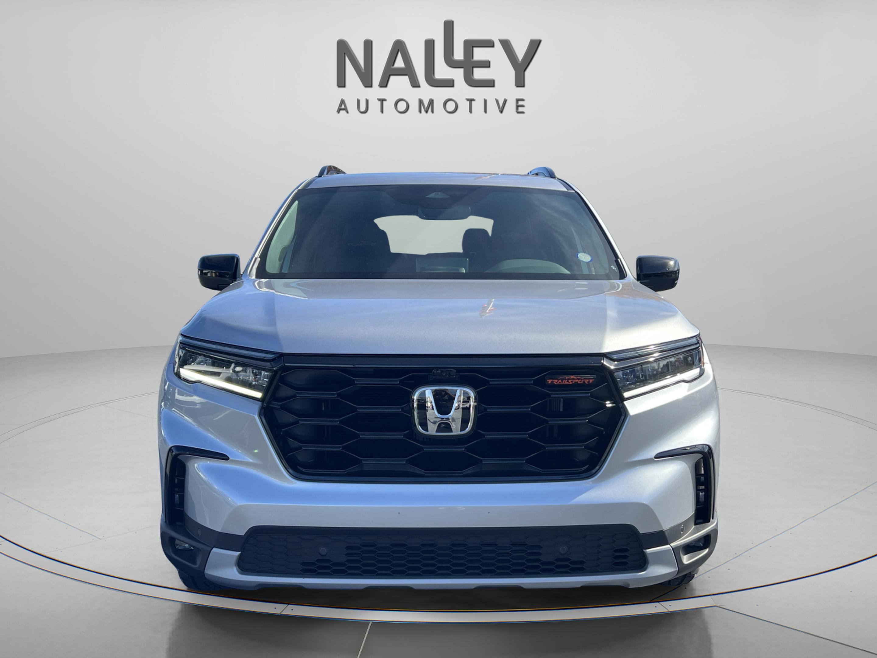 Certified 2025 Honda Pilot TrailSport image 8