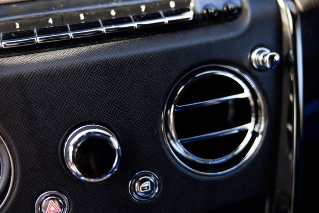 Used 2022 Rolls-Royce Cullinan Black Badge image 38