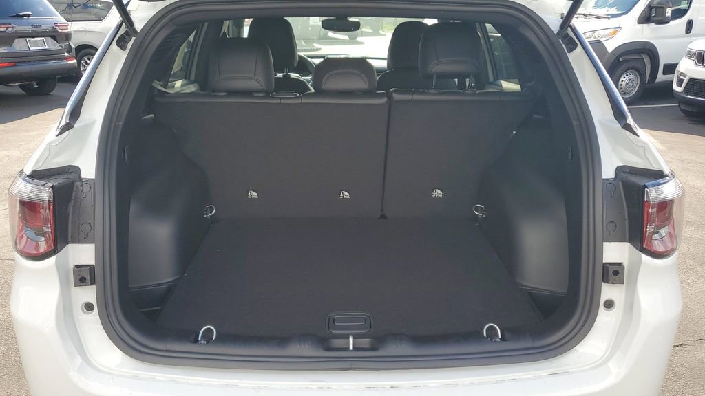 New 2026 Jeep Compass Latitude image 11