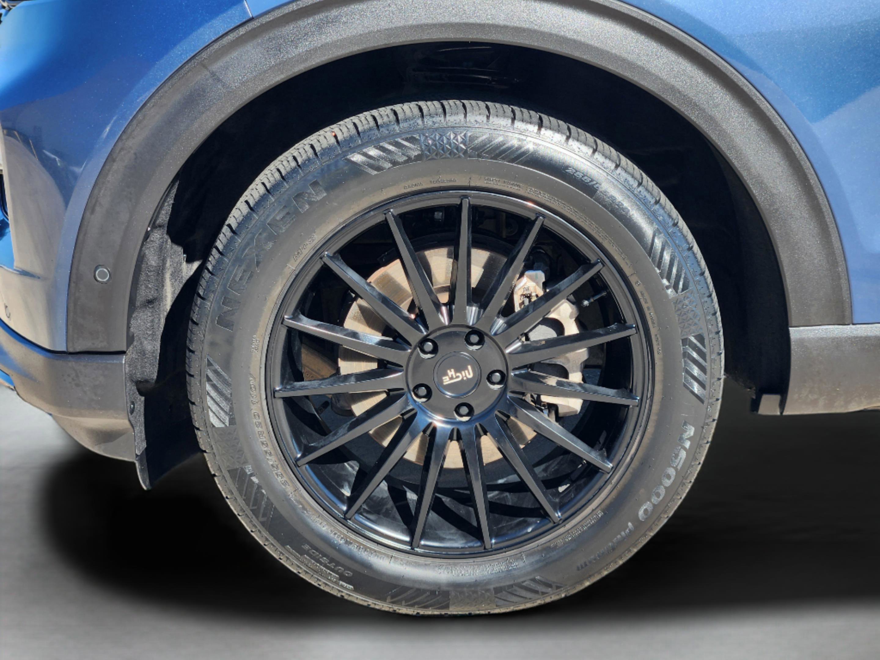 Used 2020 Ford Explorer ST w/ Premium Technology Package image 33