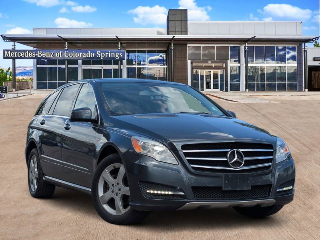 Used 2012 Mercedes-Benz R 350 4MATIC image 1