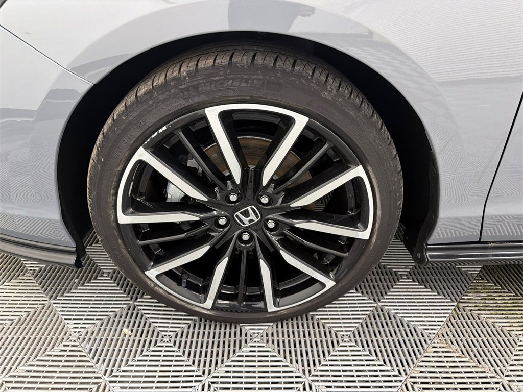 Used 2023 Honda Accord Touring image 13