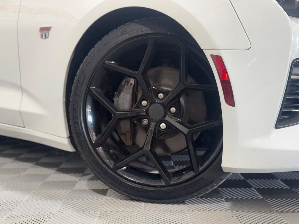 Used 2017 Chevrolet Camaro SS RWD image 36