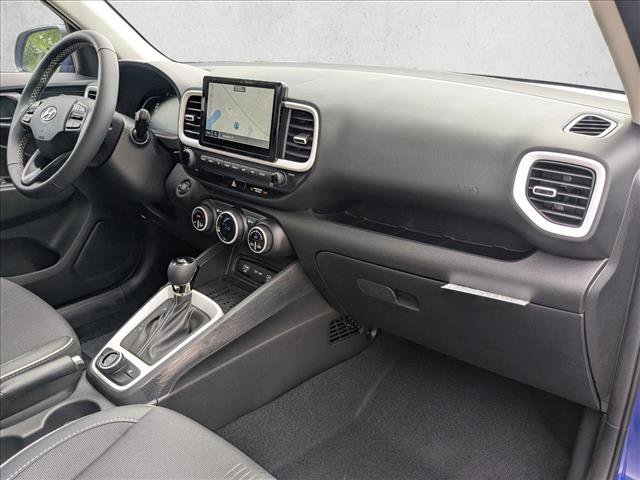 Used 2025 Hyundai Venue Limited image 22