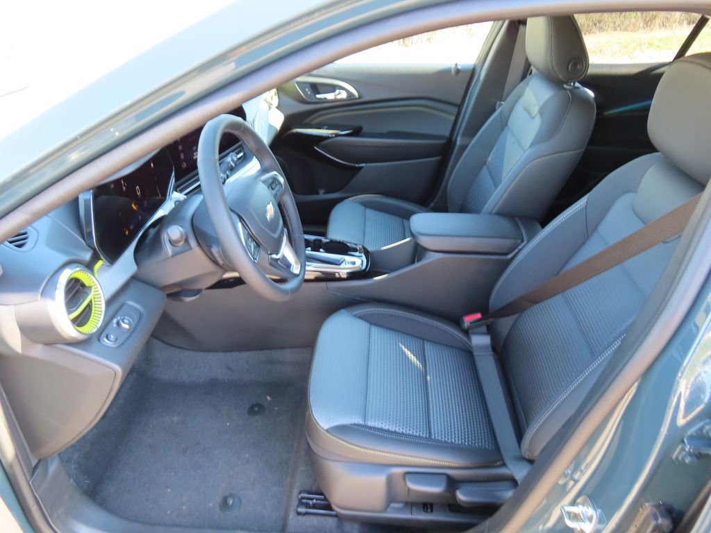 New 2026 Chevrolet Trax LT w/ Driver Confidence Package FWD image 20