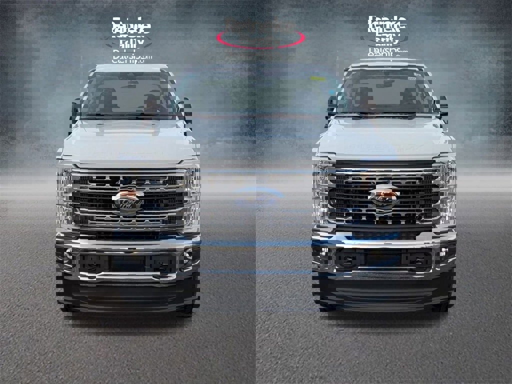 New 2025 Ford F350 XLT image 2
