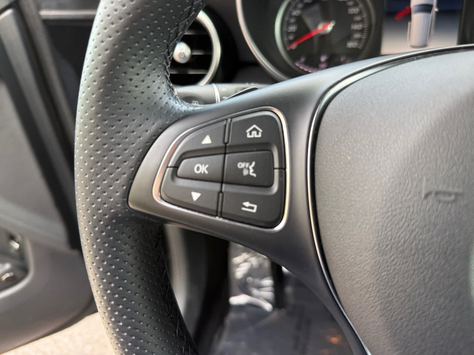 Used 2019 Mercedes-Benz GLC 300 image 24