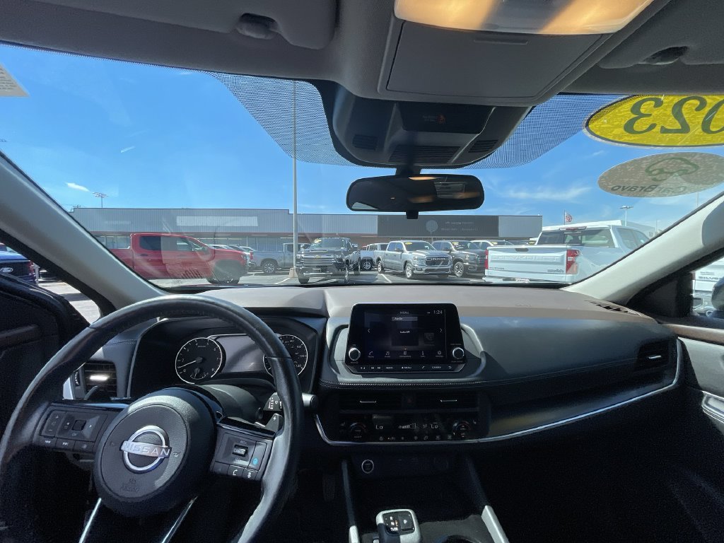 Used 2023 Nissan Rogue SV w/ SV Premium B Package FWD image 11