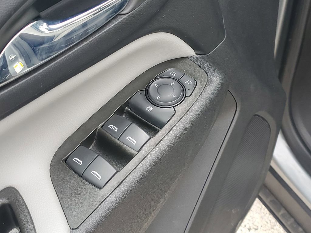 Certified 2023 Chevrolet Equinox LS AWD/4WD image 19