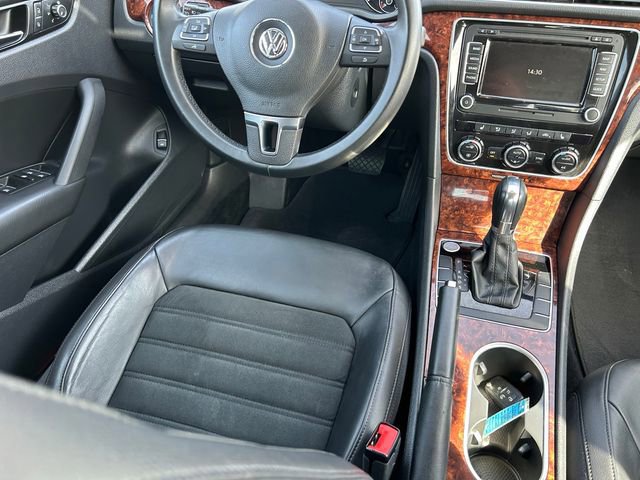 Used 2013 Volkswagen Passat 2.5 SEL Premium image 14