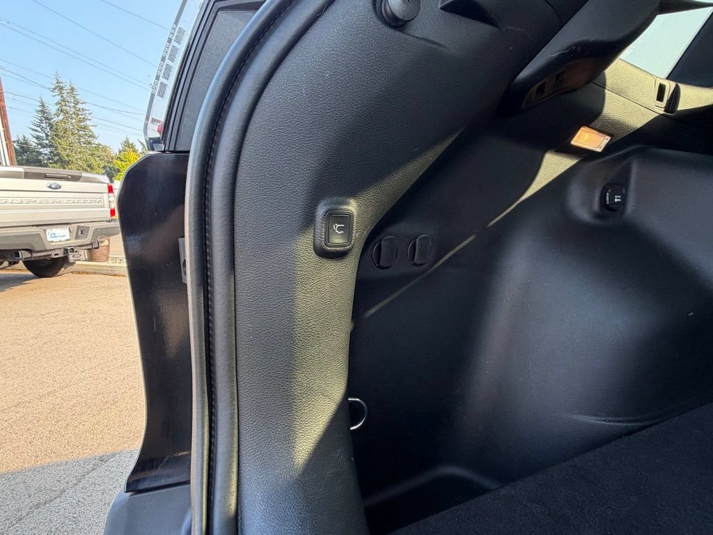 Used 2019 Jeep Cherokee Latitude Plus AWD/4WD image 35