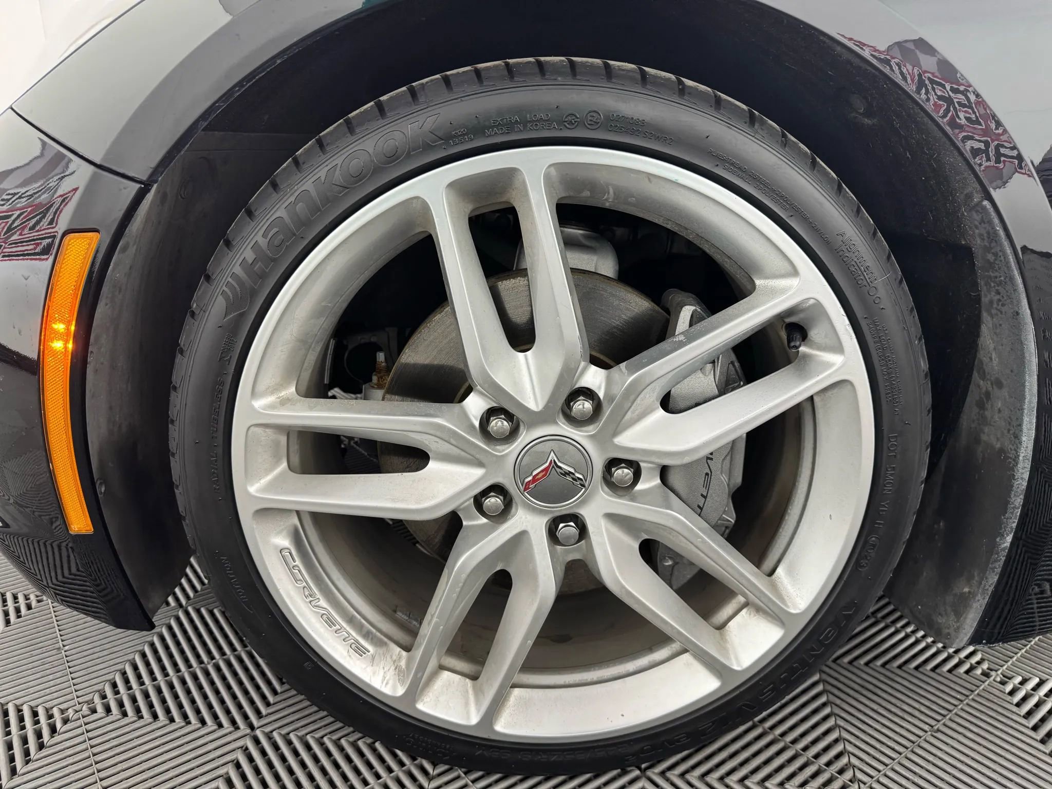 Used 2018 Chevrolet Corvette Stingray Coupe w/ Battery Protection Package image 39