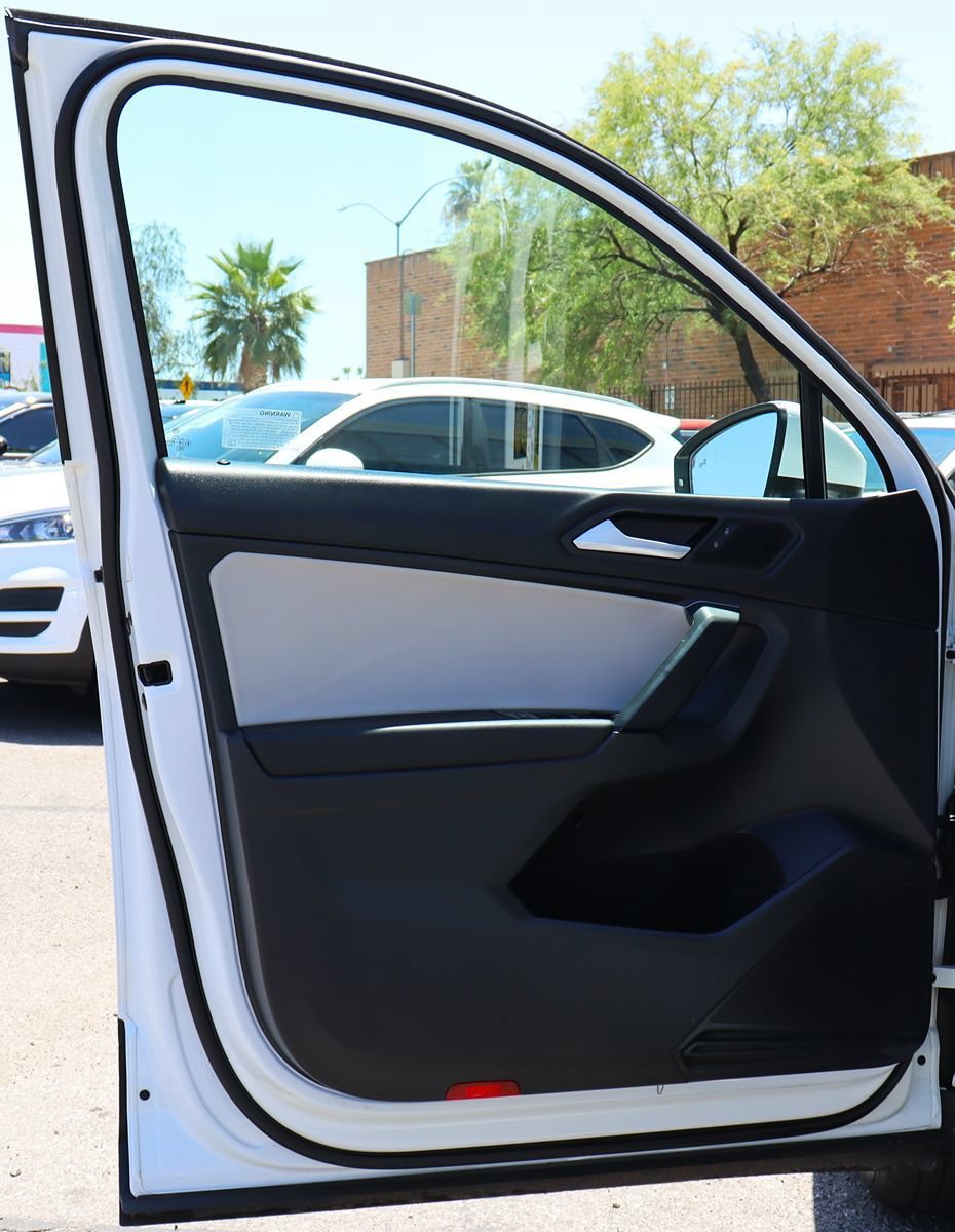 Used 2019 Volkswagen Tiguan SE w/ Panoramic Sunroof Package AWD/4WD image 36