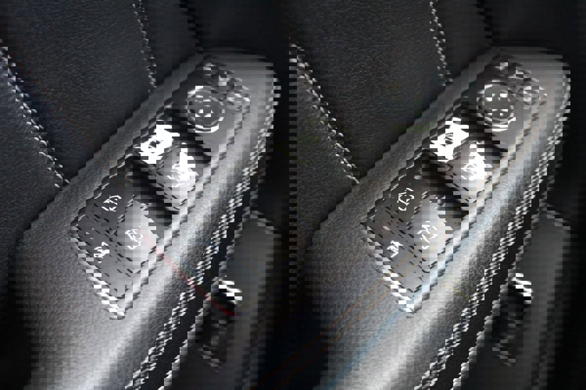 Used 2015 Mercedes-Benz GL 550 4MATIC image 10