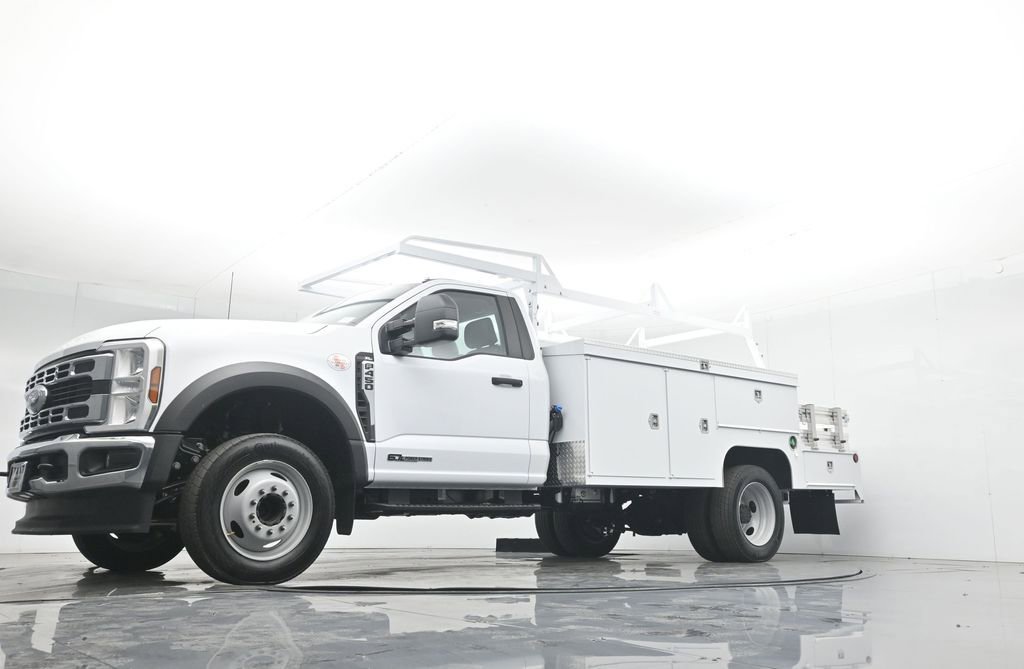 New 2025 Ford F450 XL w/ XL Chrome Package image 56