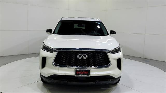 Used 2024 INFINITI QX60 Luxe w/ Vision Package FWD image 2