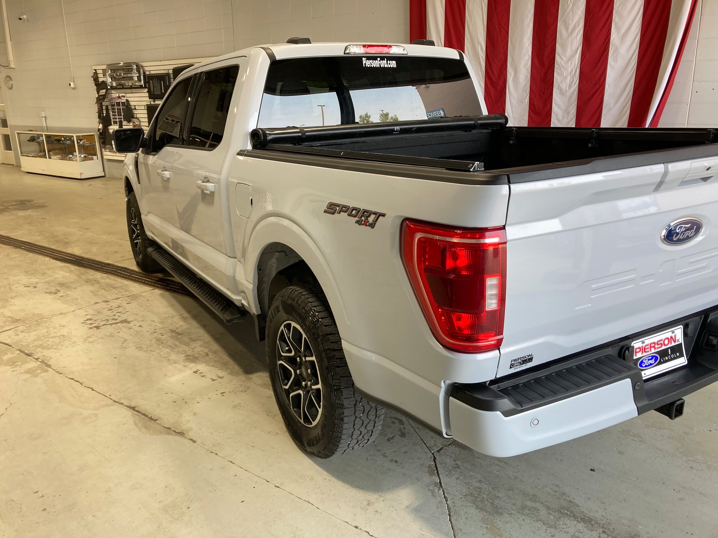 Used 2022 Ford F150 XLT w/ Equipment Group 302A High AWD/4WD image 14