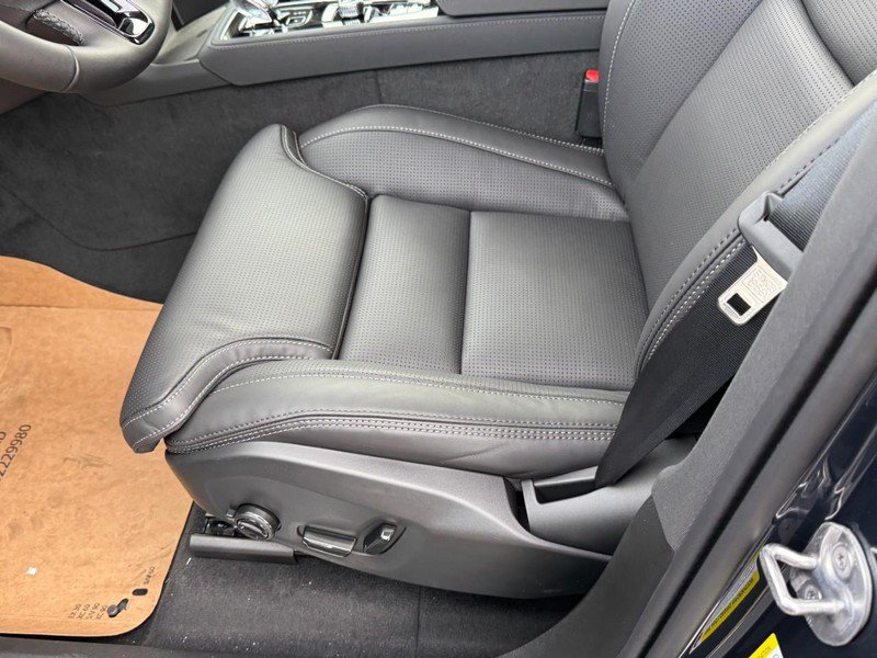 New 2026 Volvo XC90 T8 Ultra w/ Protection Package AWD/4WD image 14