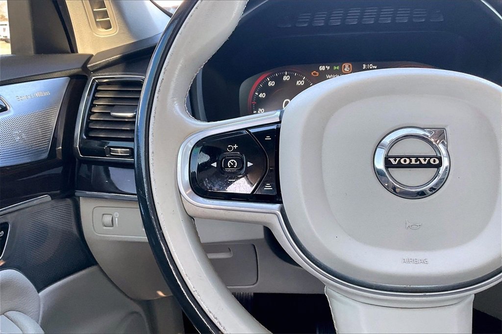 Used 2017 Volvo XC90 T6 Momentum w/ Vision Package image 10