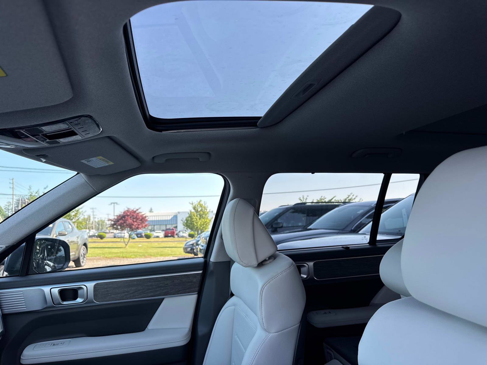 Used 2025 Hyundai Santa Fe Limited image 6