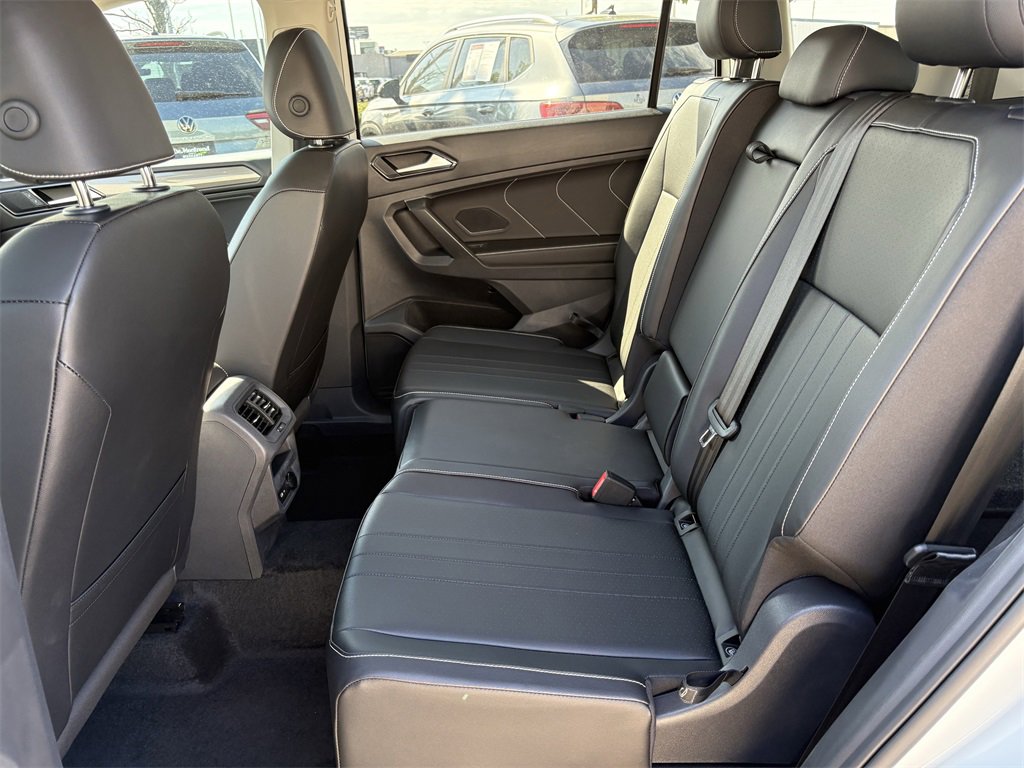 Certified 2024 Volkswagen Tiguan SE image 24