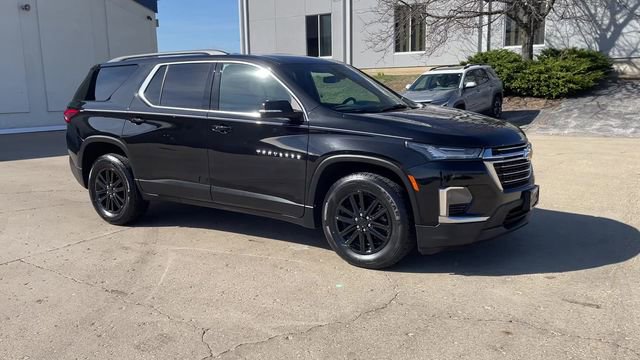Used 2023 Chevrolet Traverse LT image 2