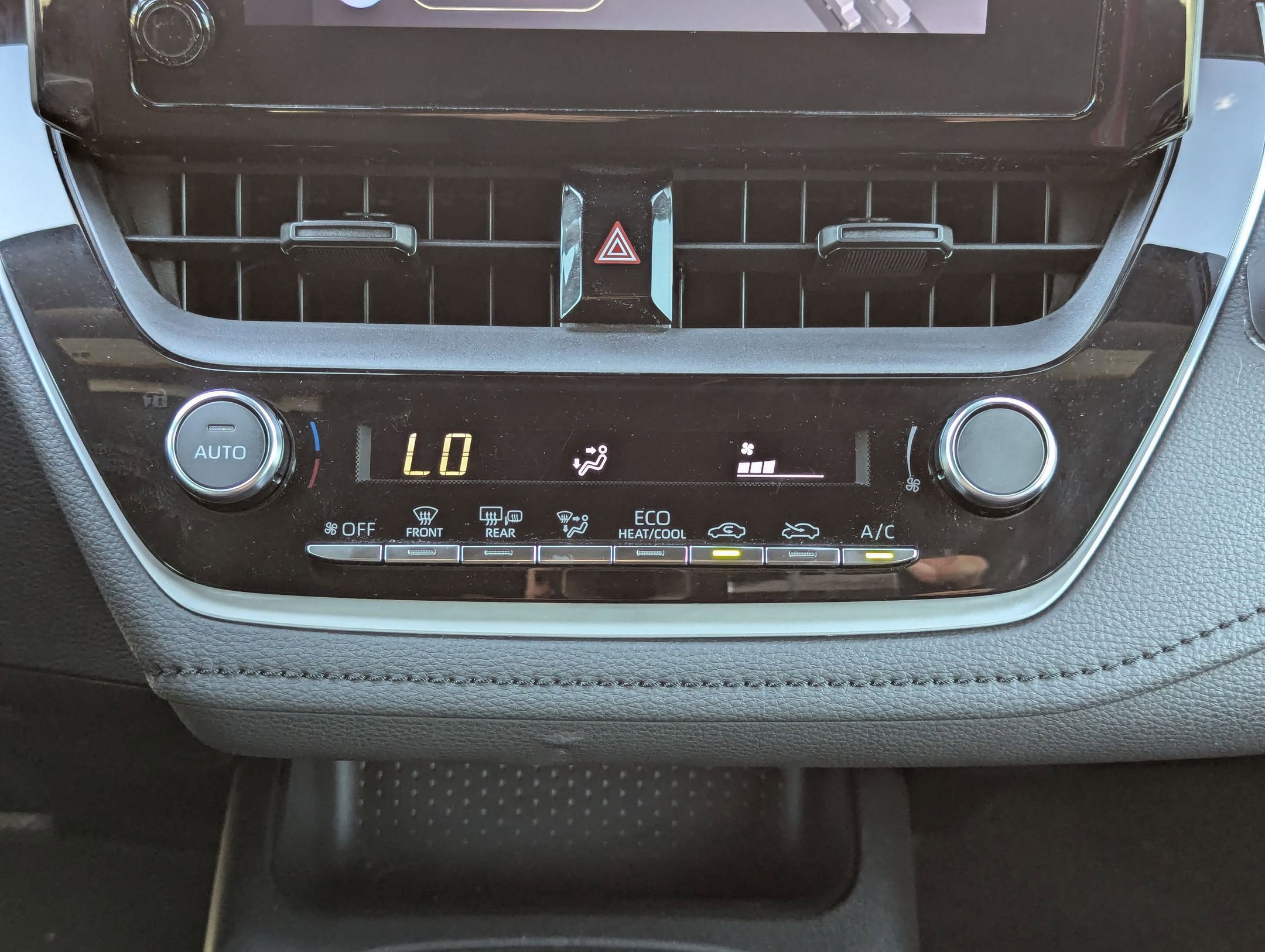 Used 2023 Toyota Corolla SE image 18